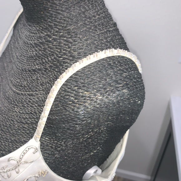 🚫SOLD🚫Ivory sz 12 stunning wedding gown - Picture 6 of 16